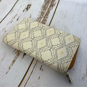 Thirty-One, All About the Benjamins, Tan and Black Geometric Wallet.